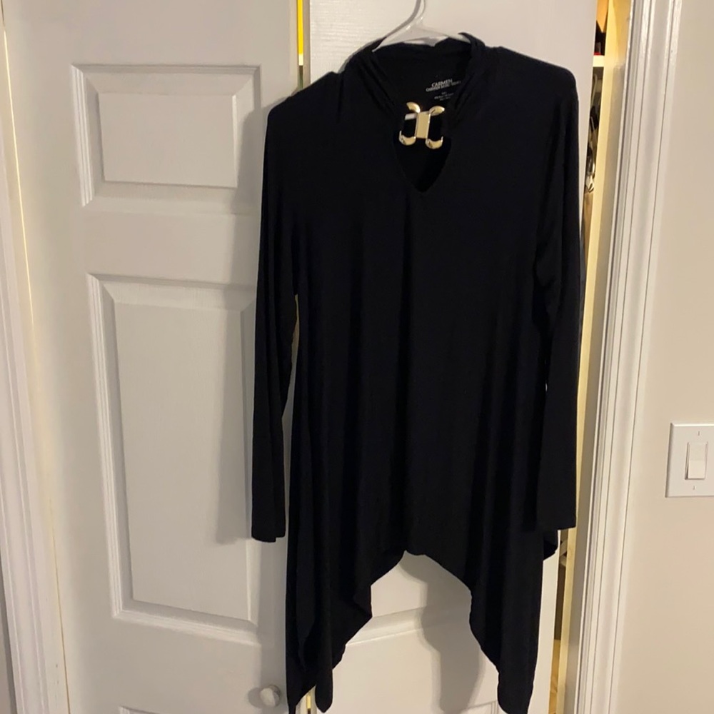 Carmen Marc Valvo tunic keyhole shirt